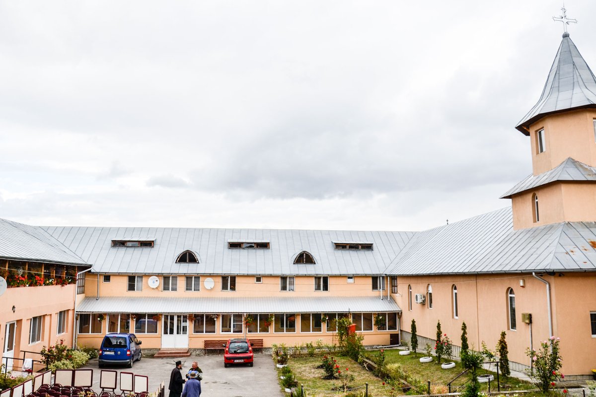 Un loc în care 24 de bătrâni au uitat ce înseamnă singurătatea 45955