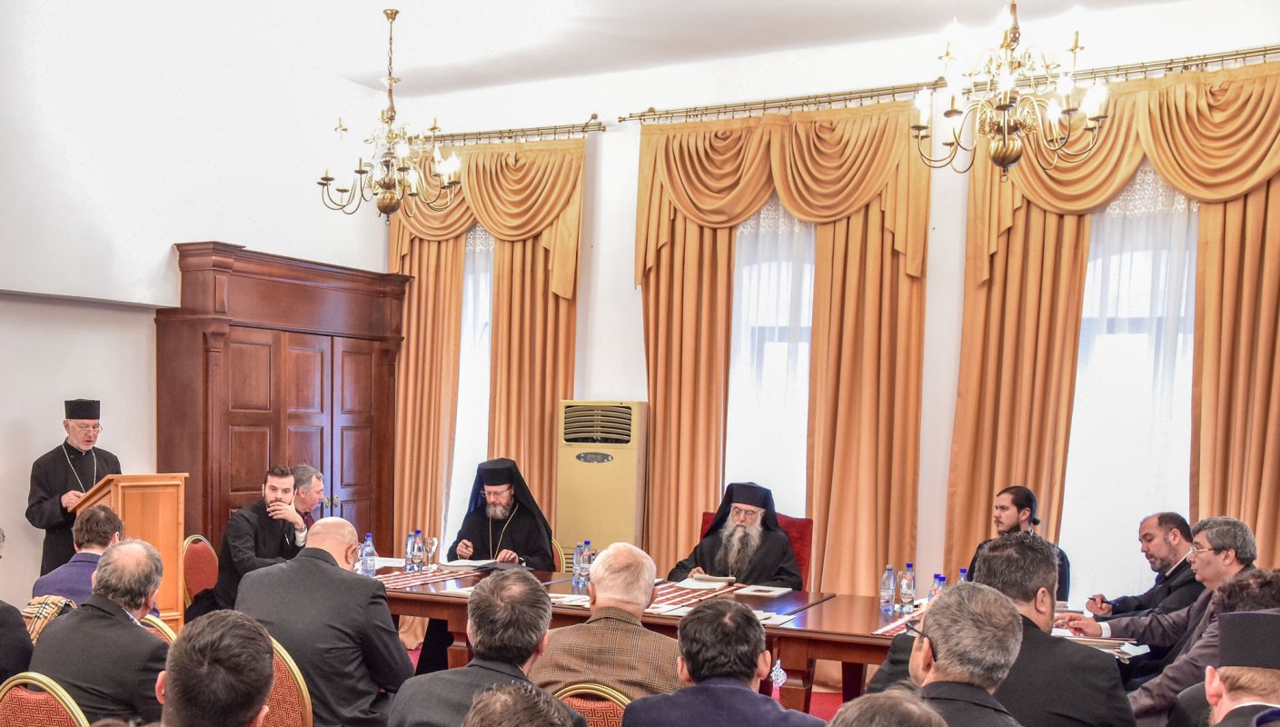 Adunări eparhiale la Râmnic şi Tulcea 45815