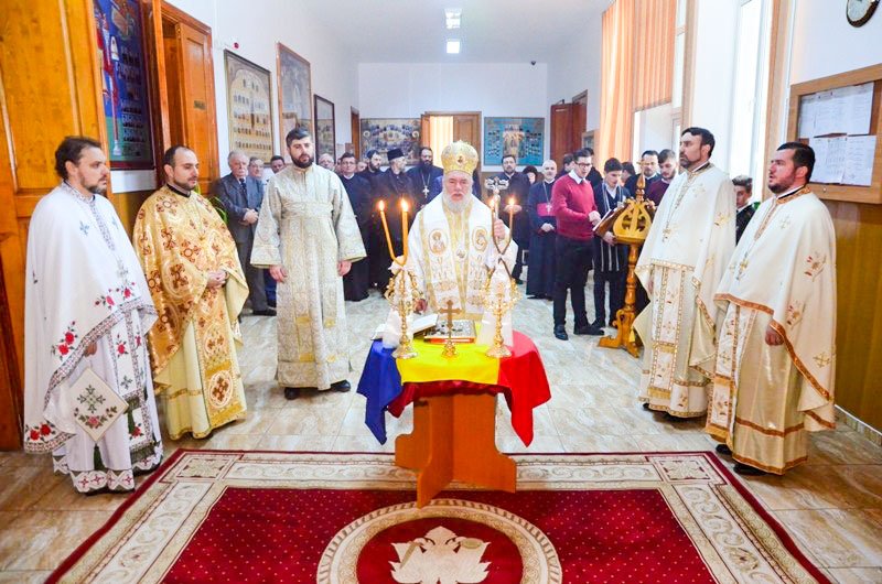 Adunări eparhiale la Râmnic şi Tulcea 45819