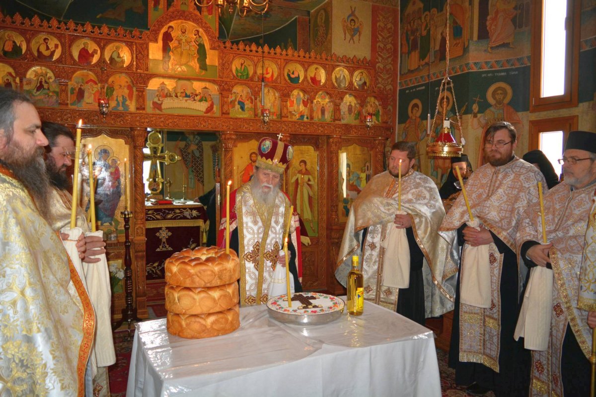 Parastas pentru Mitropolitul Anastasie Crimca, la Dragomirna 45791