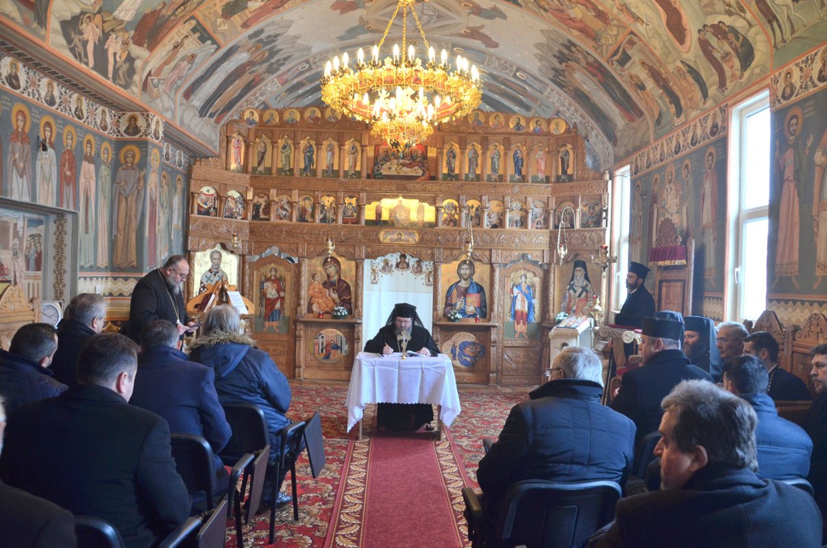 Adunări eparhiale în Arhiepiscopia Sibiului și în Episcopia Oradiei 45737
