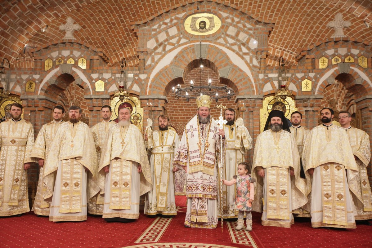 Slujiri și binecuvântări arhierești în Transilvania 45696