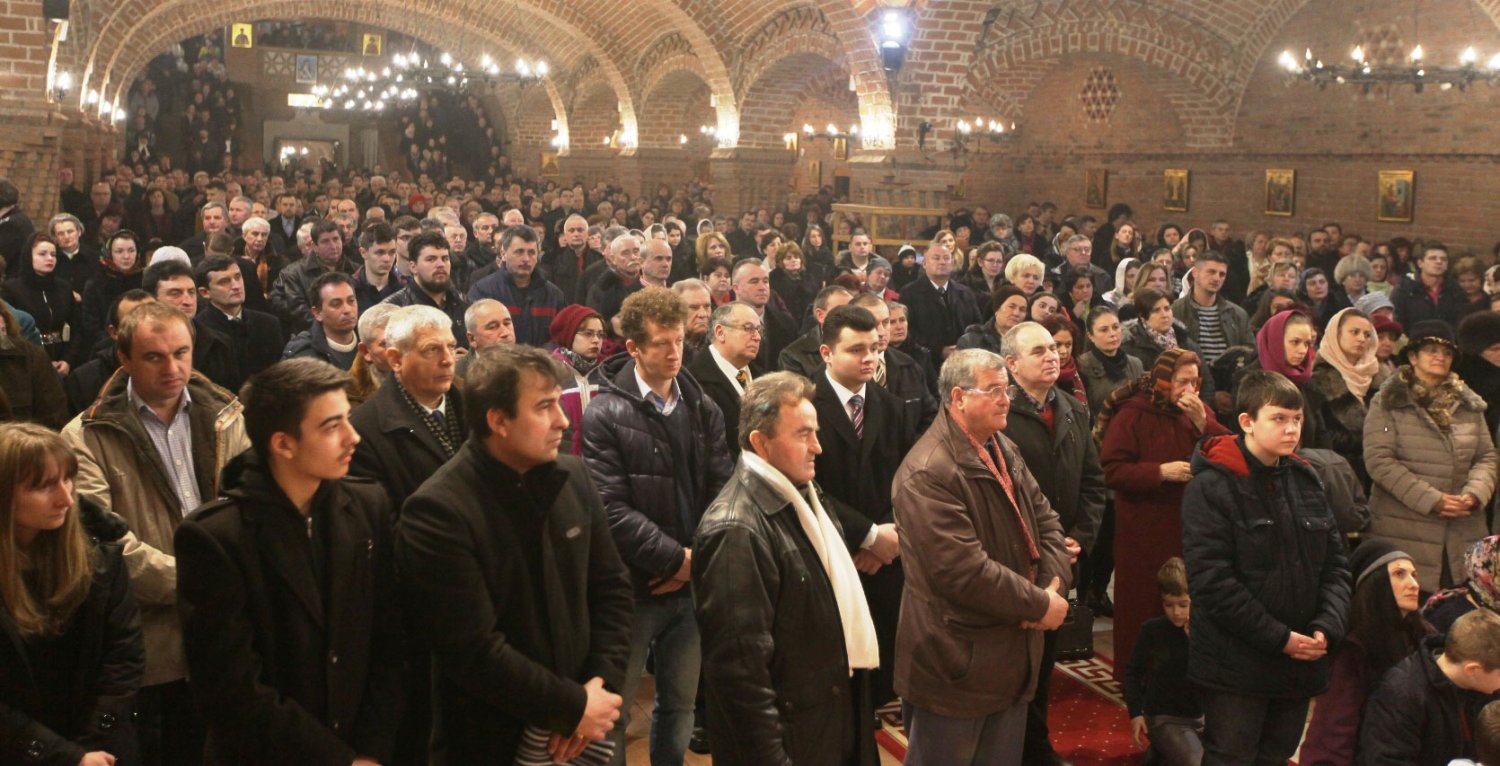 Slujiri și binecuvântări arhierești în Transilvania 45700