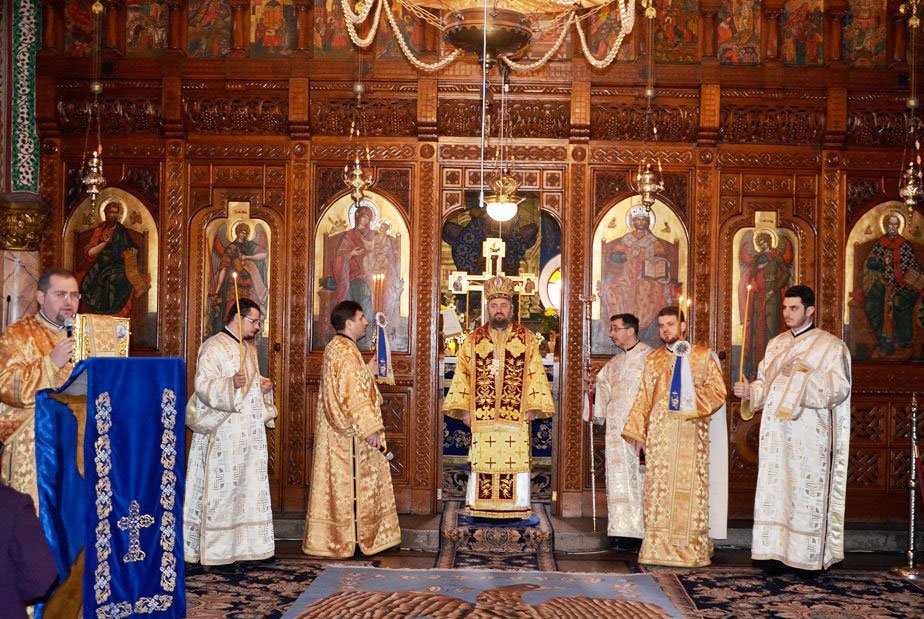 Slujiri și binecuvântări arhierești în Transilvania 45701