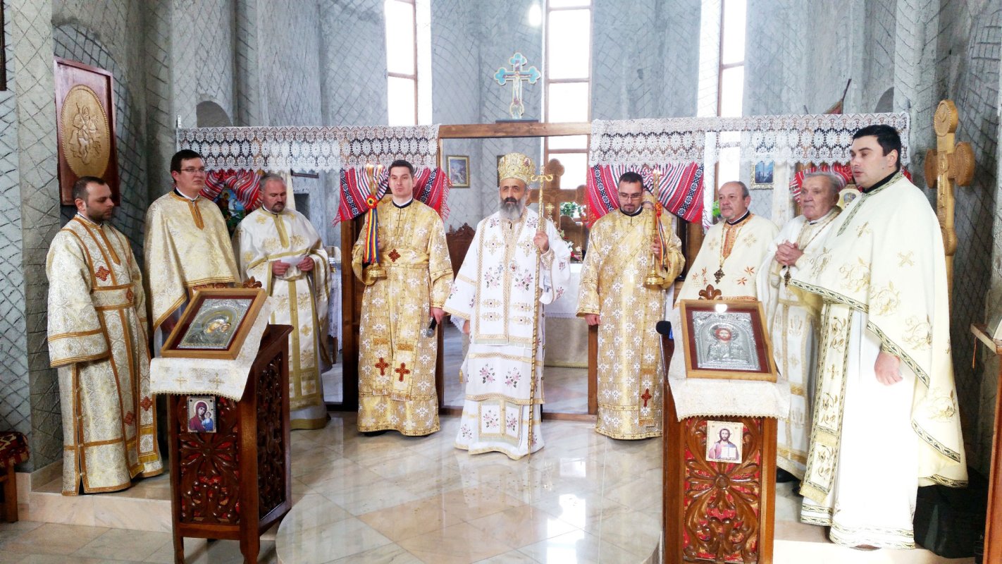 Slujiri și binecuvântări arhierești în Transilvania 45703