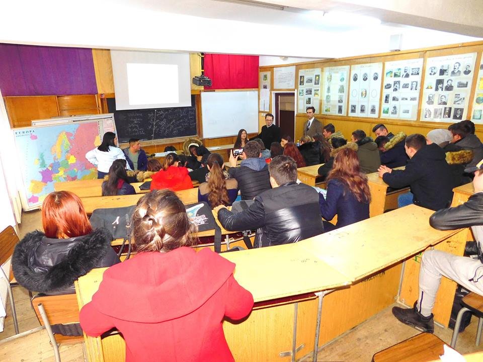 Centrul „Izvorul Tămăduirii“, o mână întinsă pentru persoanele dependente din Bacău 45466