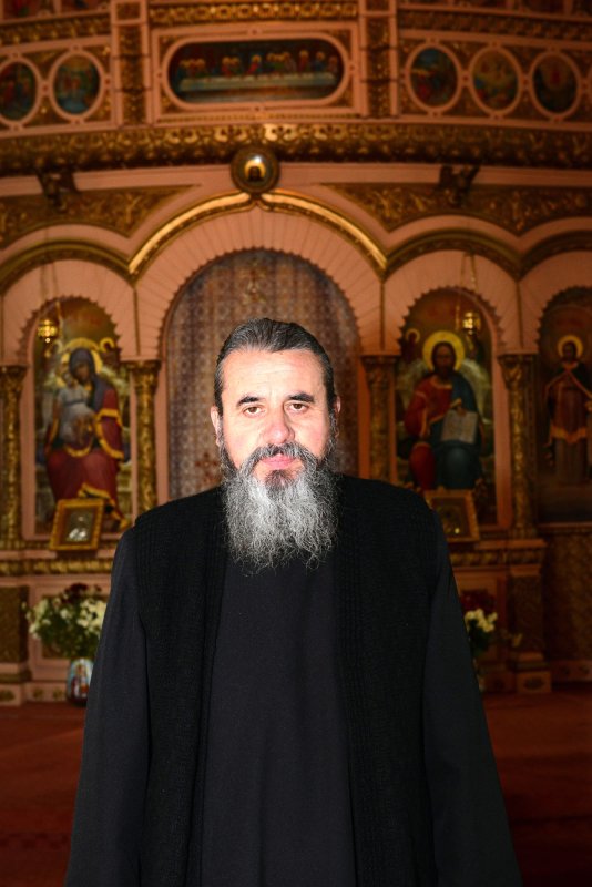 Vrednic ostenitor al Domnului și smerit slujitor al aproapelui 45502