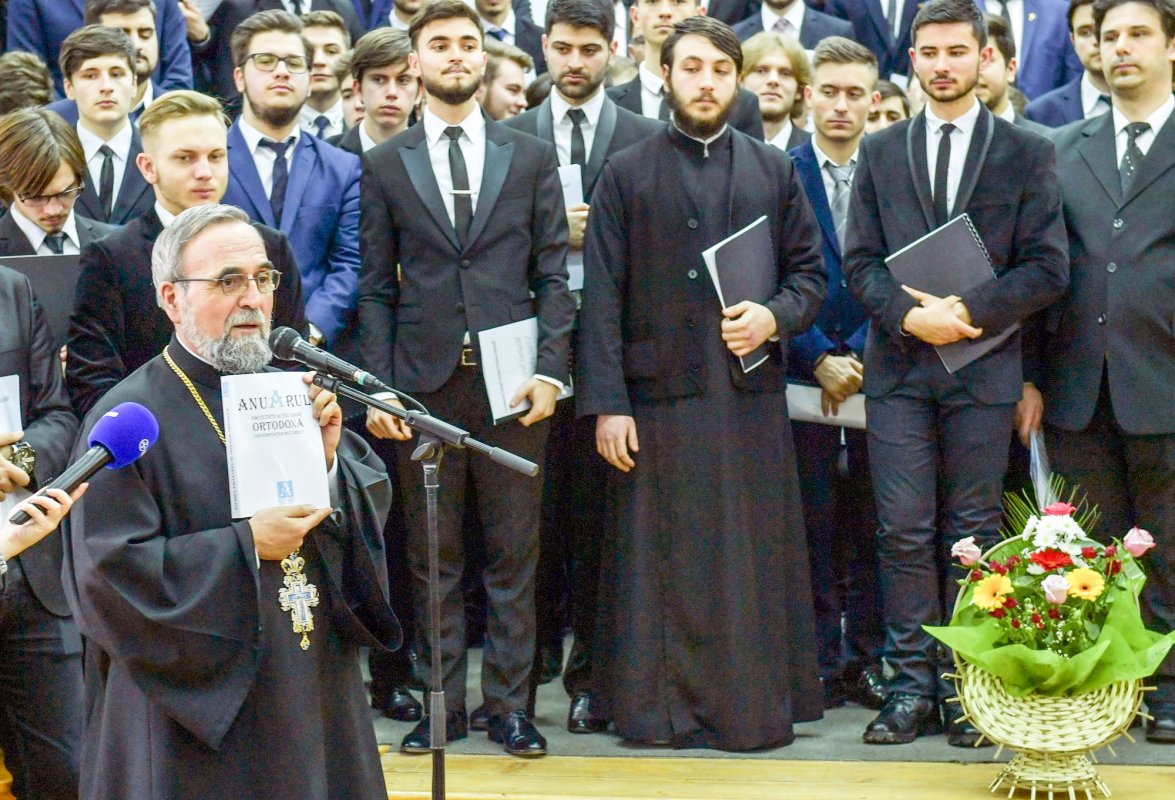 Ocrotitorii teologilor, sărbătoriți la București 45361