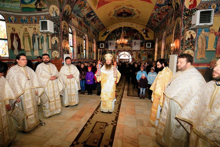 Slujiri arhiereşti în Duminica a 17-a după Rusalii 45387