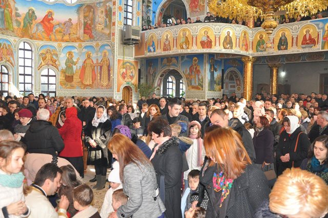 Slujiri arhiereşti în Duminica a 17-a după Rusalii 45388