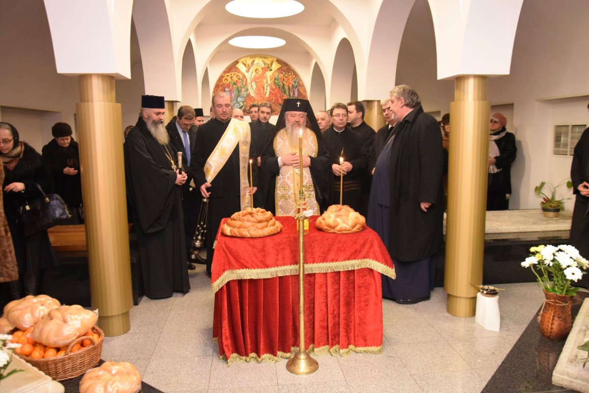 Sărbătoarea Sfinţilor Trei Ierarhi în biserici şi şcoli teologice 45289