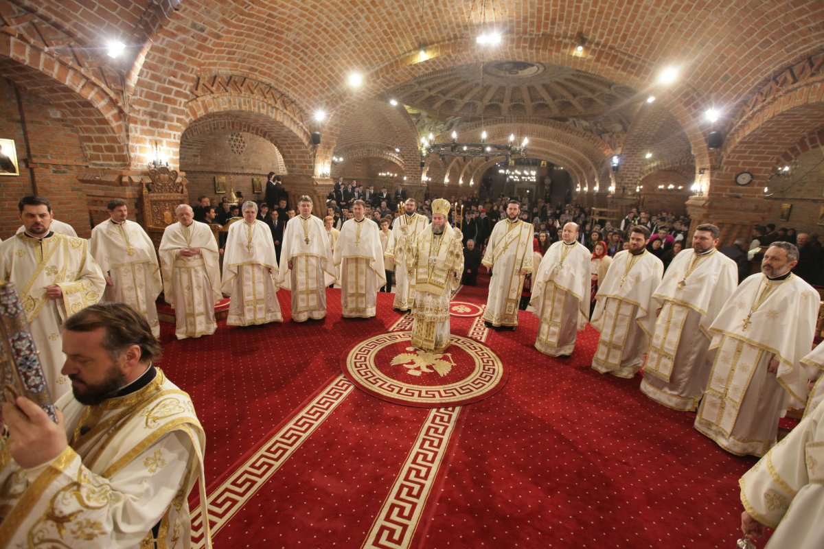 Sărbătoarea Sfinţilor Trei Ierarhi în biserici şi şcoli teologice 45291