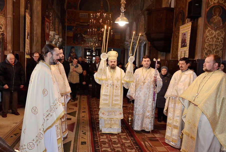 Sărbătoarea Sfinţilor Trei Ierarhi în biserici şi şcoli teologice 45297