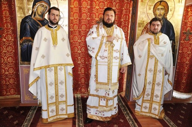 Sărbătoarea Sfinţilor Trei Ierarhi în biserici şi şcoli teologice 45298