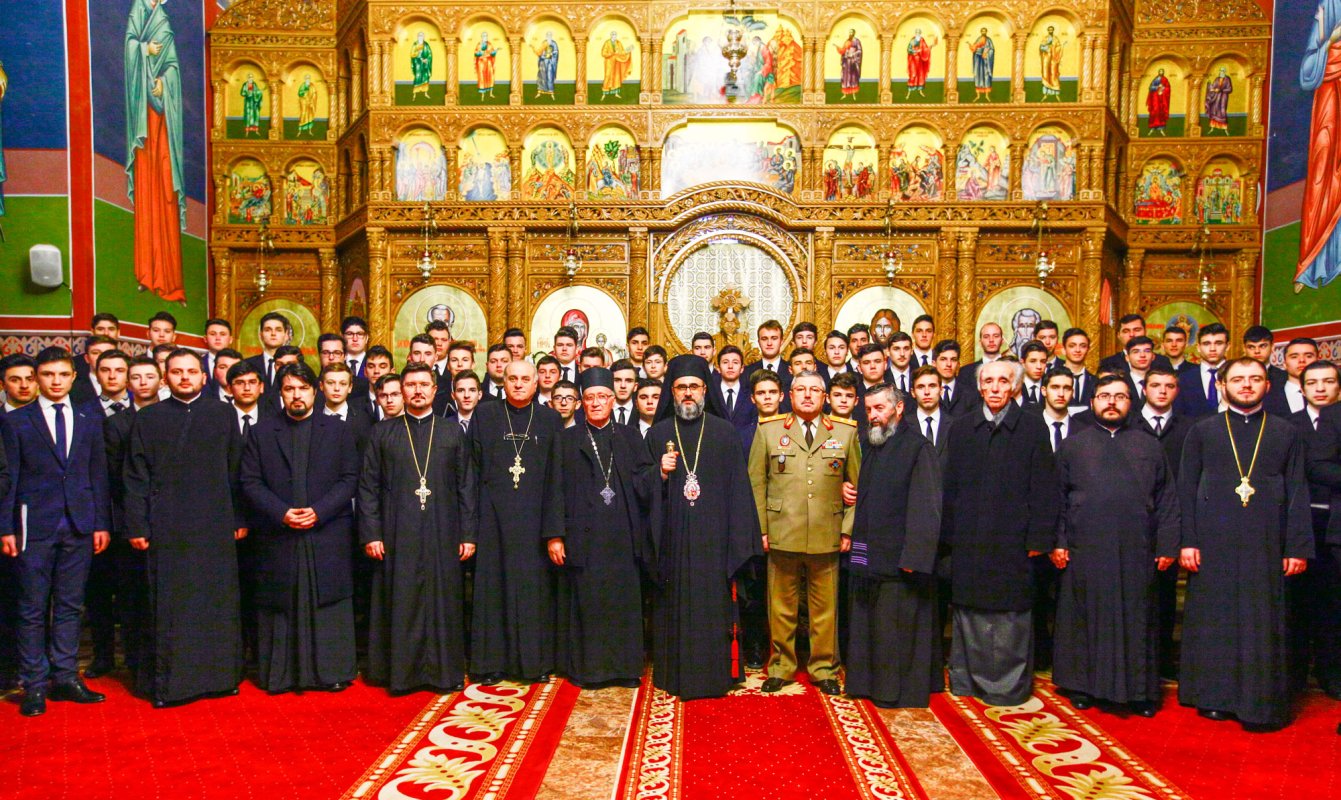 Seminariile teologice din Muntenia și-au serbat ocrotitorii 45321