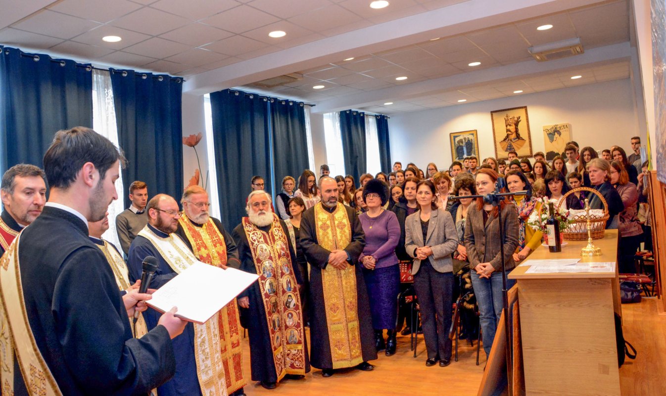 Seminariile teologice din Muntenia și-au serbat ocrotitorii 45326