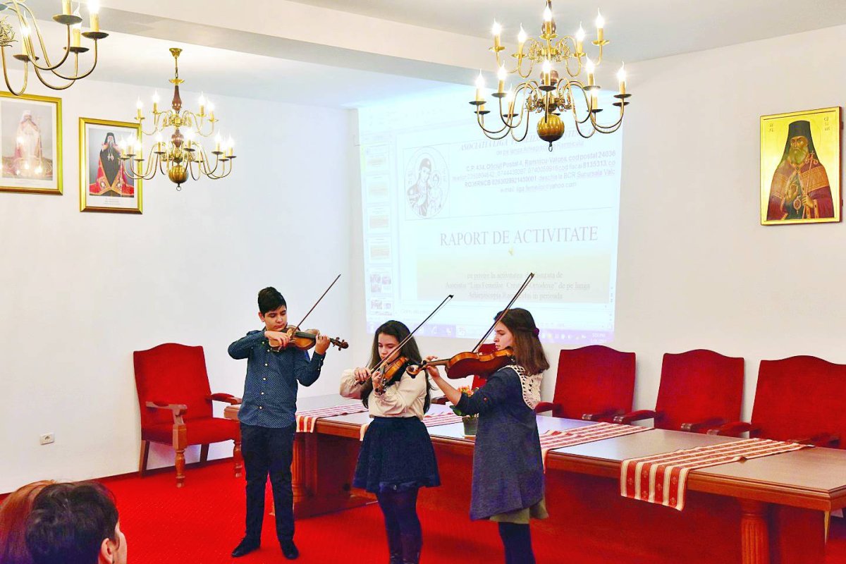 Lucrarea misionară a femeilor ortodoxe vâlcene 45096