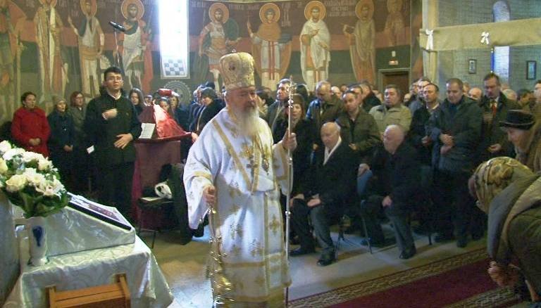 Slujiri arhiereşti şi hramuri la Întâmpinarea Domnului        45083