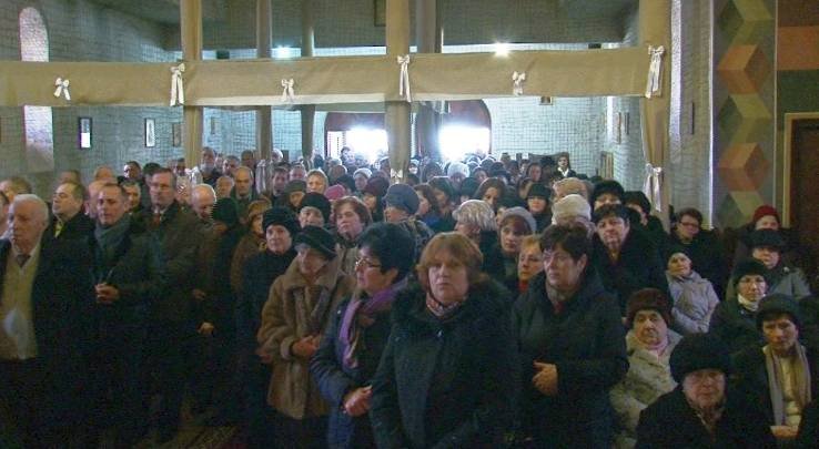 Slujiri arhiereşti şi hramuri la Întâmpinarea Domnului        45085