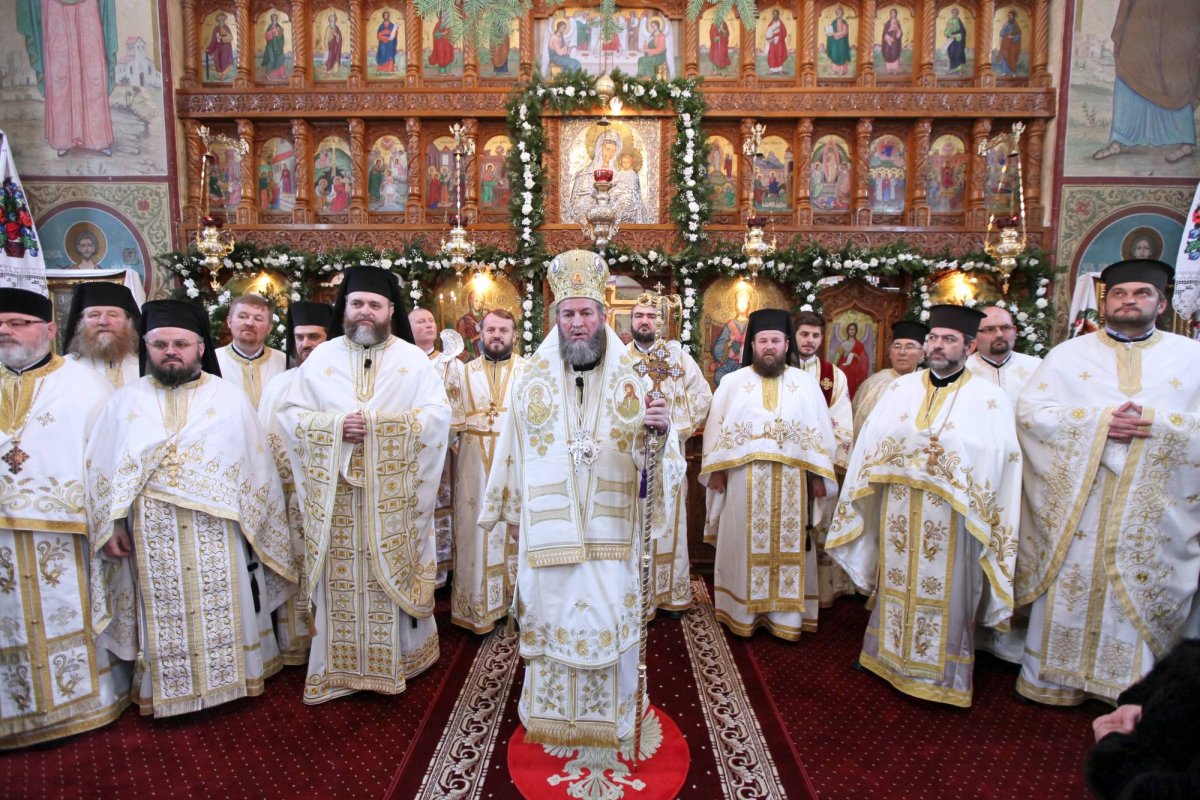 Slujiri arhiereşti şi hramuri la Întâmpinarea Domnului        45089