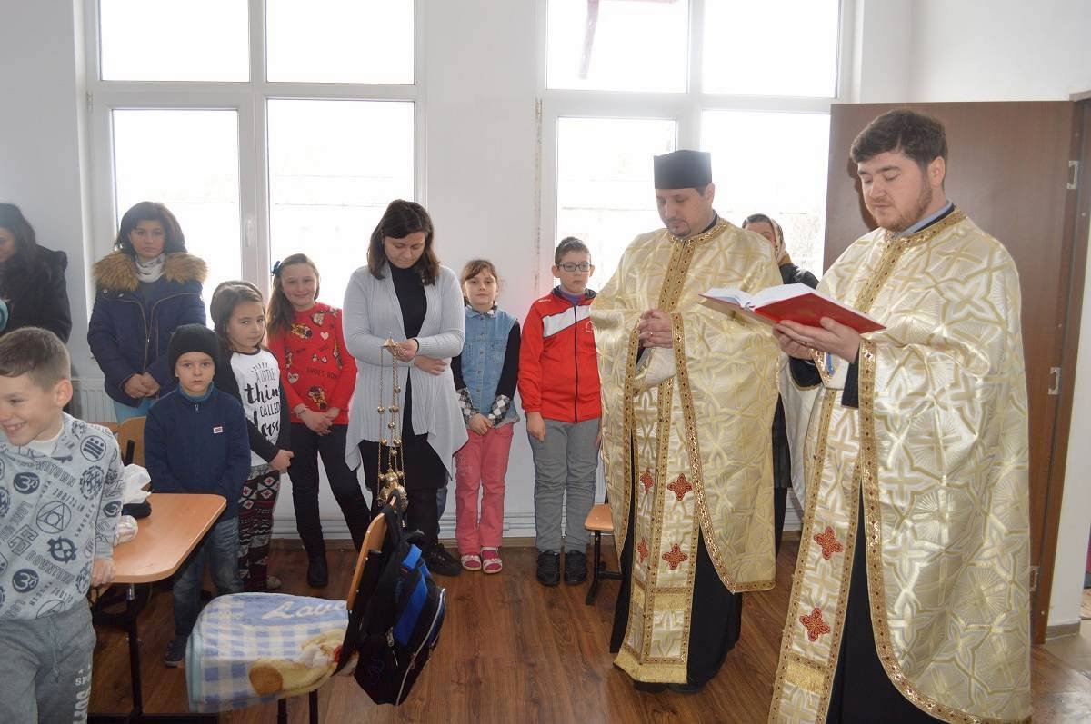 „Tânărul în faţa provocărilor modernităţii“, în Parohia Avântu 45031