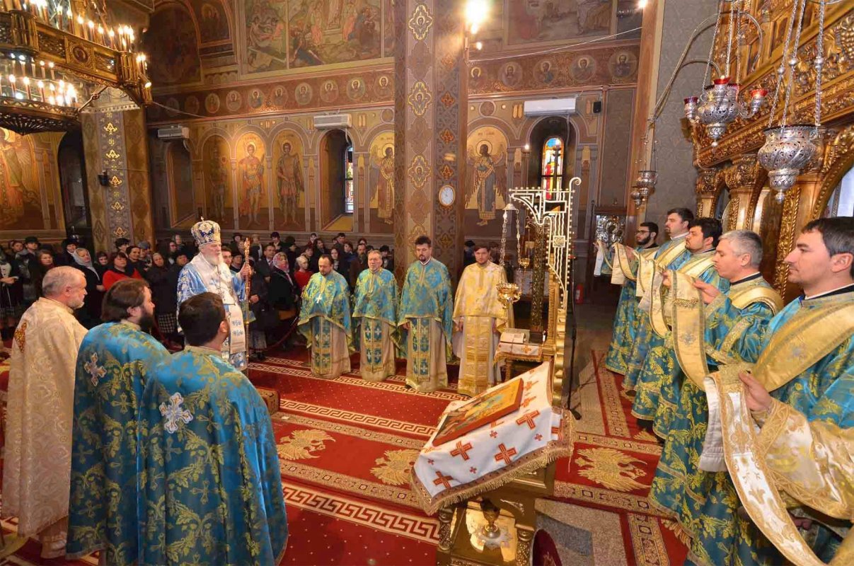 Slujiri arhierești în Muntenia și Dobrogea  45004