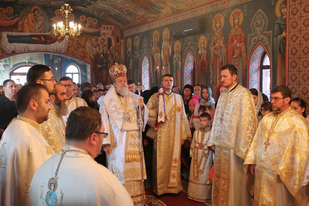 Slujiri arhierești în Muntenia și Dobrogea  45007
