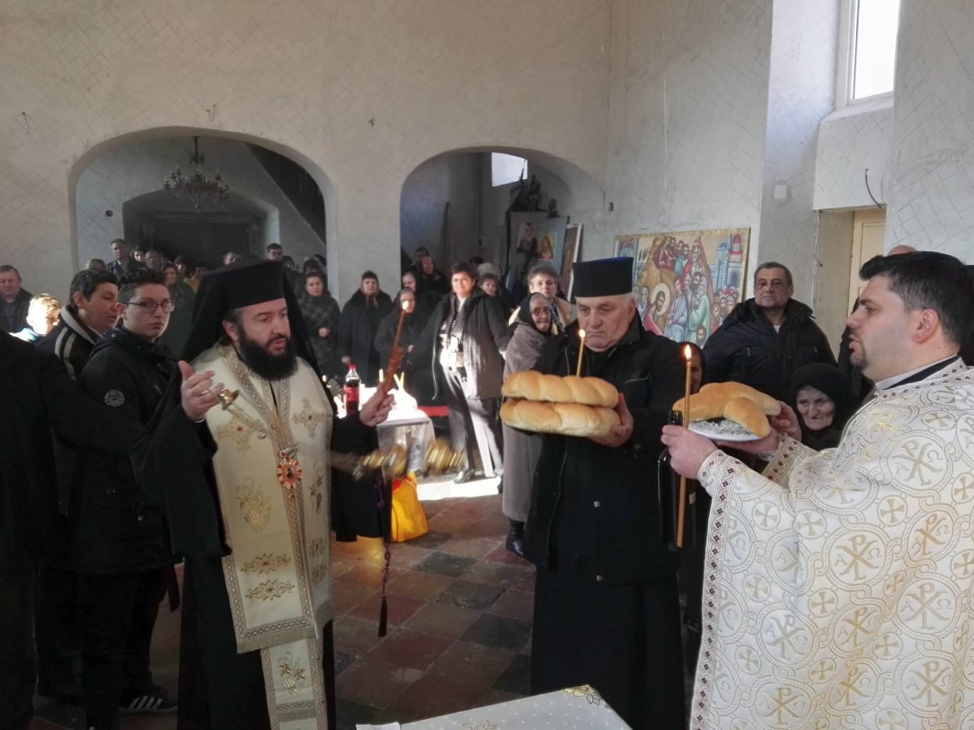 Slujbe de pomenire pentru ierarhul martir Veniamin Nistor 44988