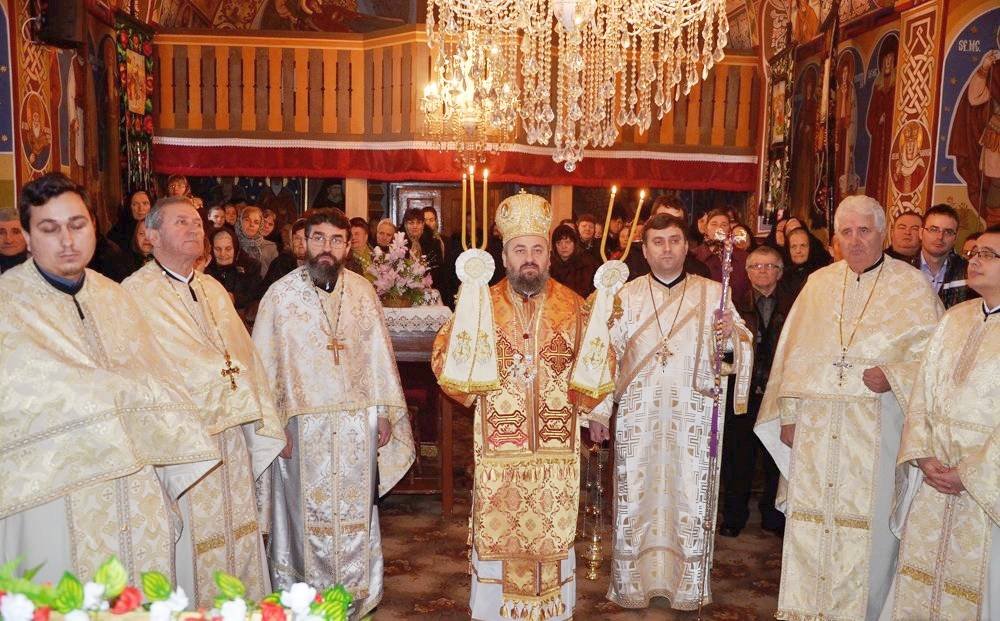 Slujiri arhiereşti în Duminica Vameşului şi a Fariseului 44979