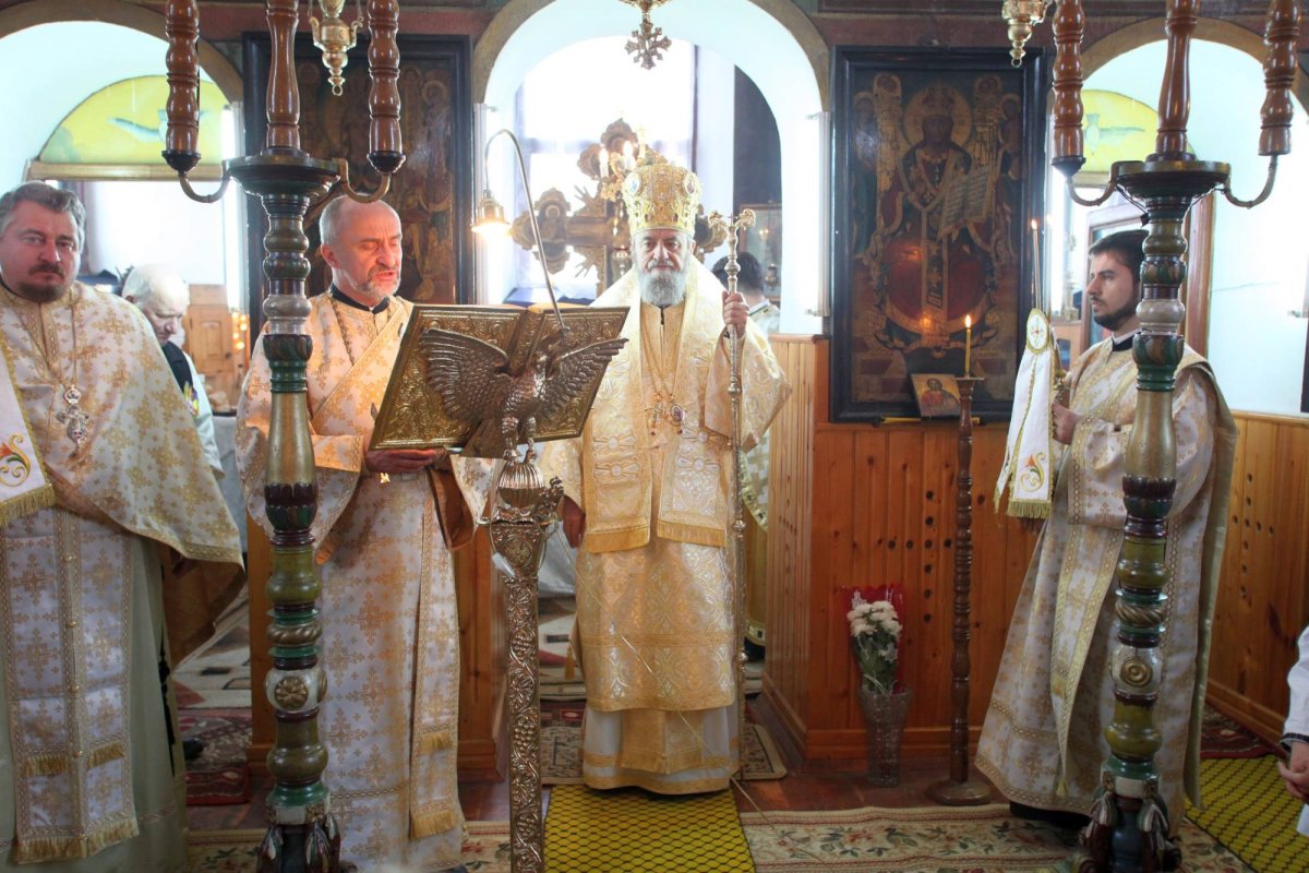 Slujiri arhiereşti în Duminica Vameşului şi a Fariseului 44981