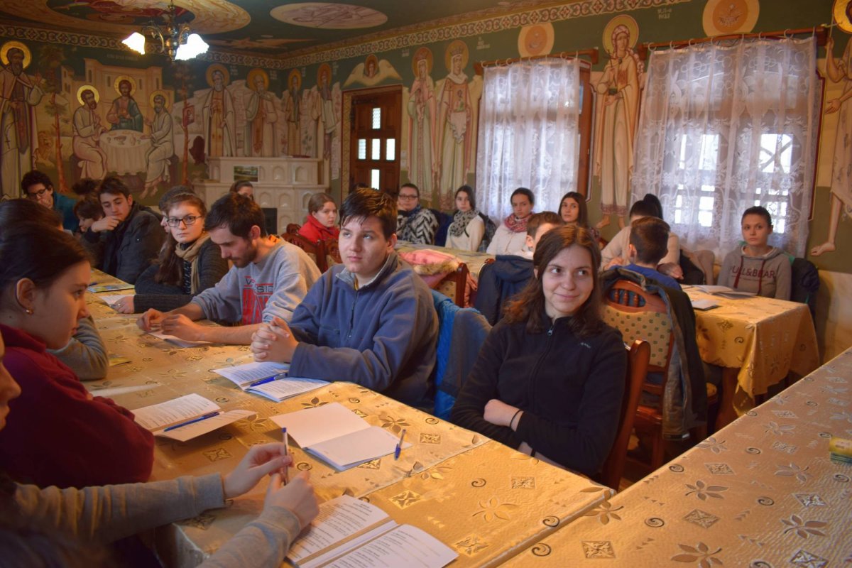 Credință și istorie la Izvoru Mureșului 44947