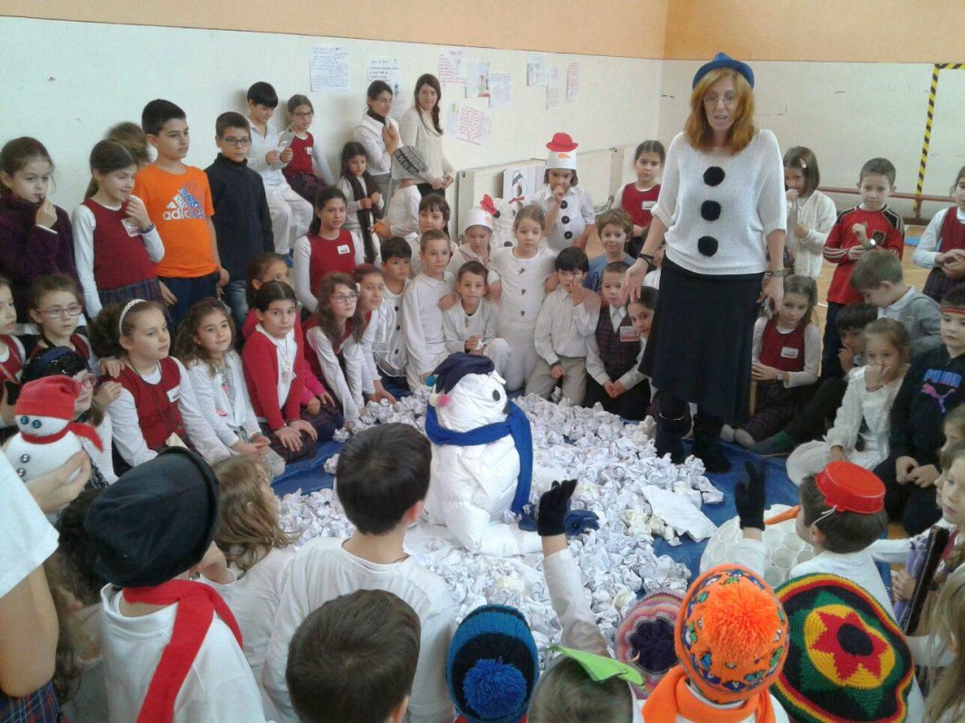 Adulții la școală, copiii în vacanță 44895