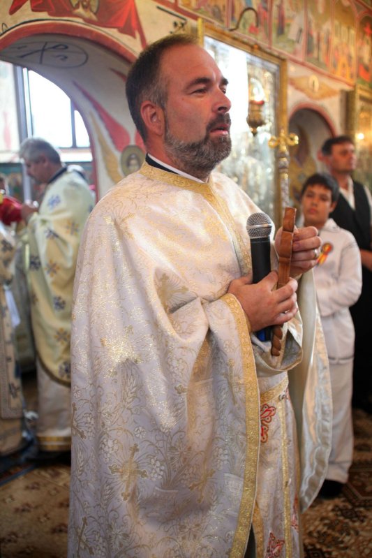 Săvăstreni, satul unității de credință a făgărășenilor     44775