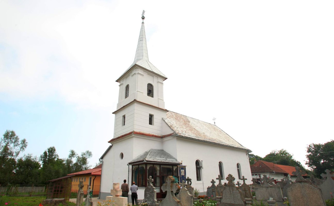 Săvăstreni, satul unității de credință a făgărășenilor     44776