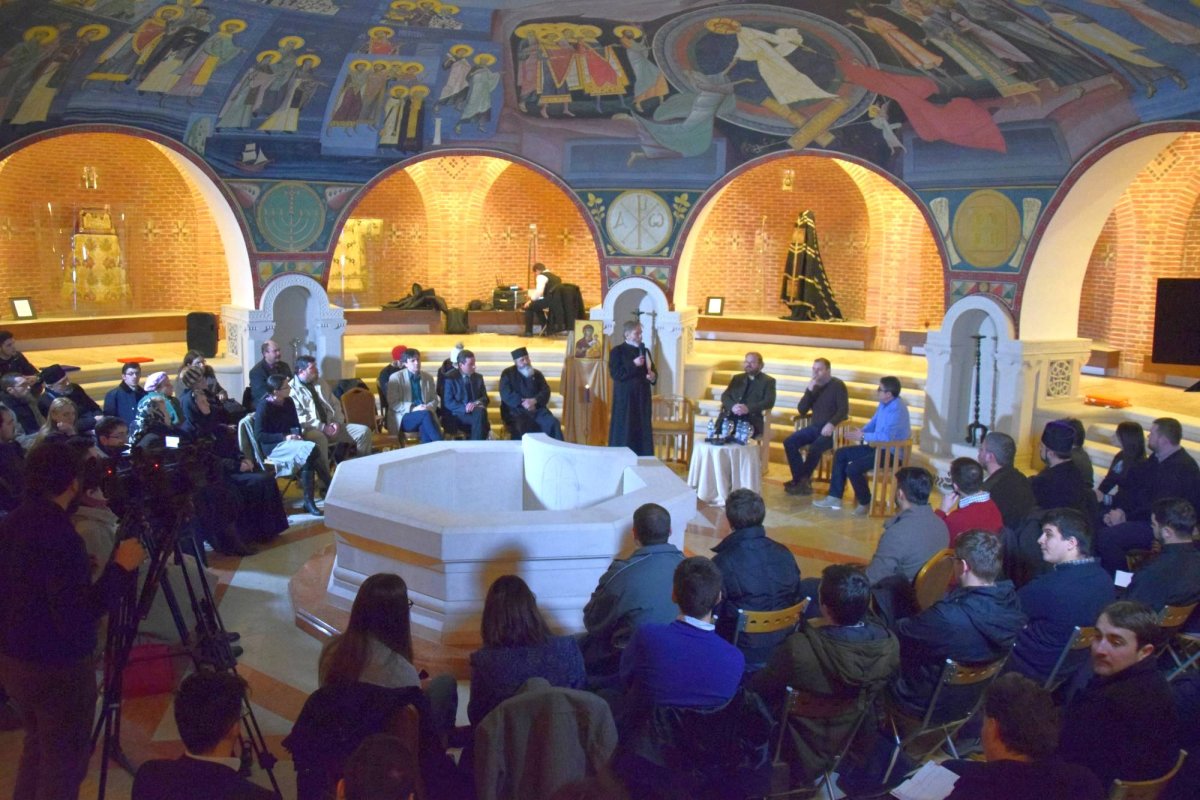 „Trebuie să ne ocupăm de comunism ca să ne putem ocupa de viitor“ 44677