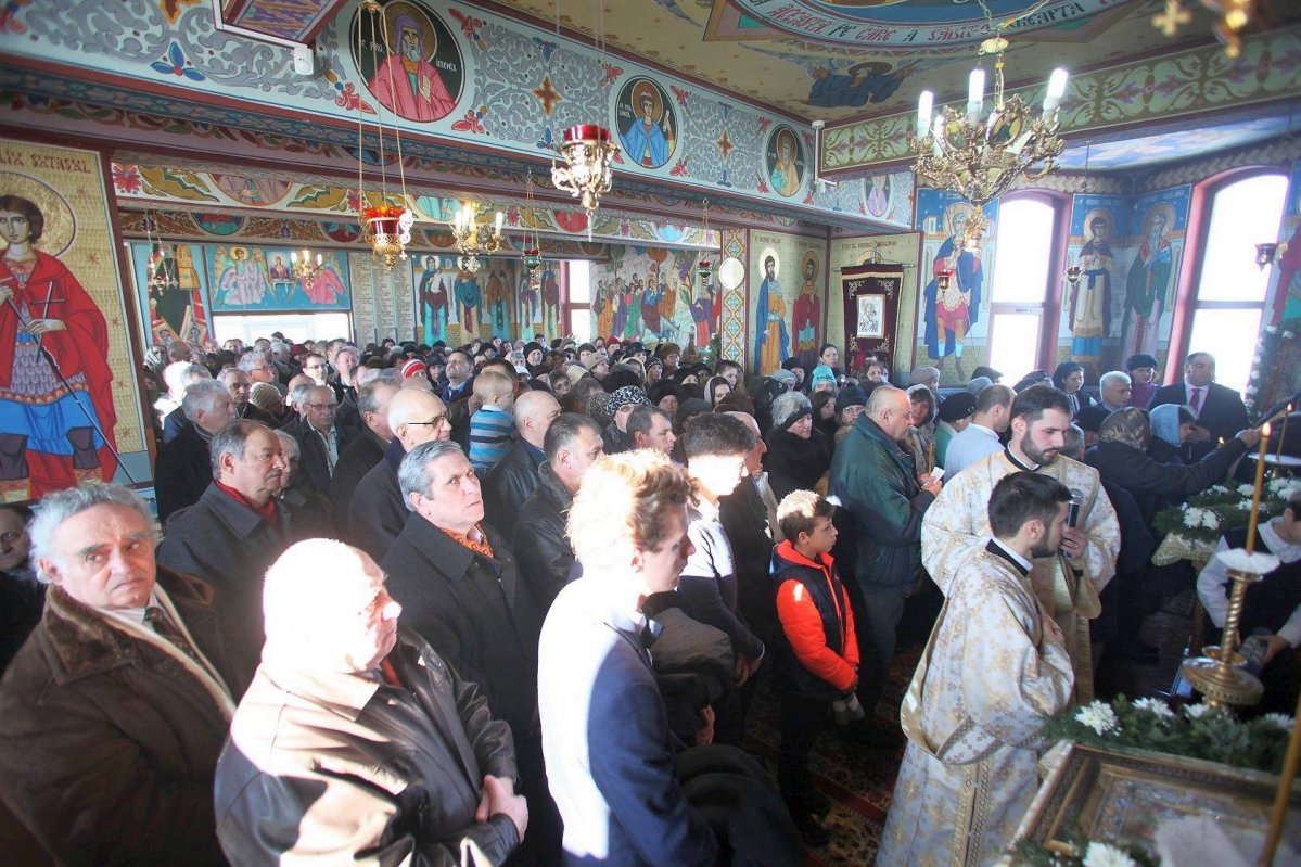 Slujiri arhierești în Duminica Întoarcerii Fiului risipitor 44624