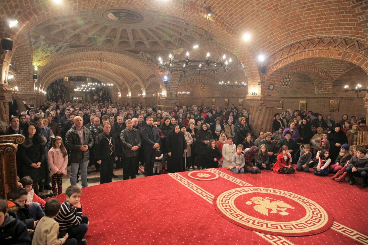 Slujiri arhierești în Duminica Întoarcerii Fiului risipitor 44631