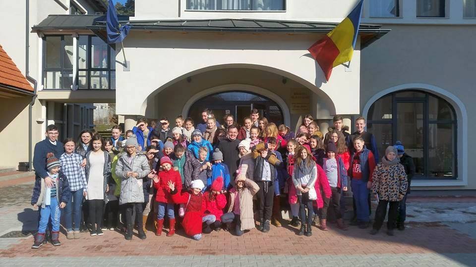 Activităţi cu tinerii la Centrul  „Ioan Bunea” din Sîngeorz-Băi 44577