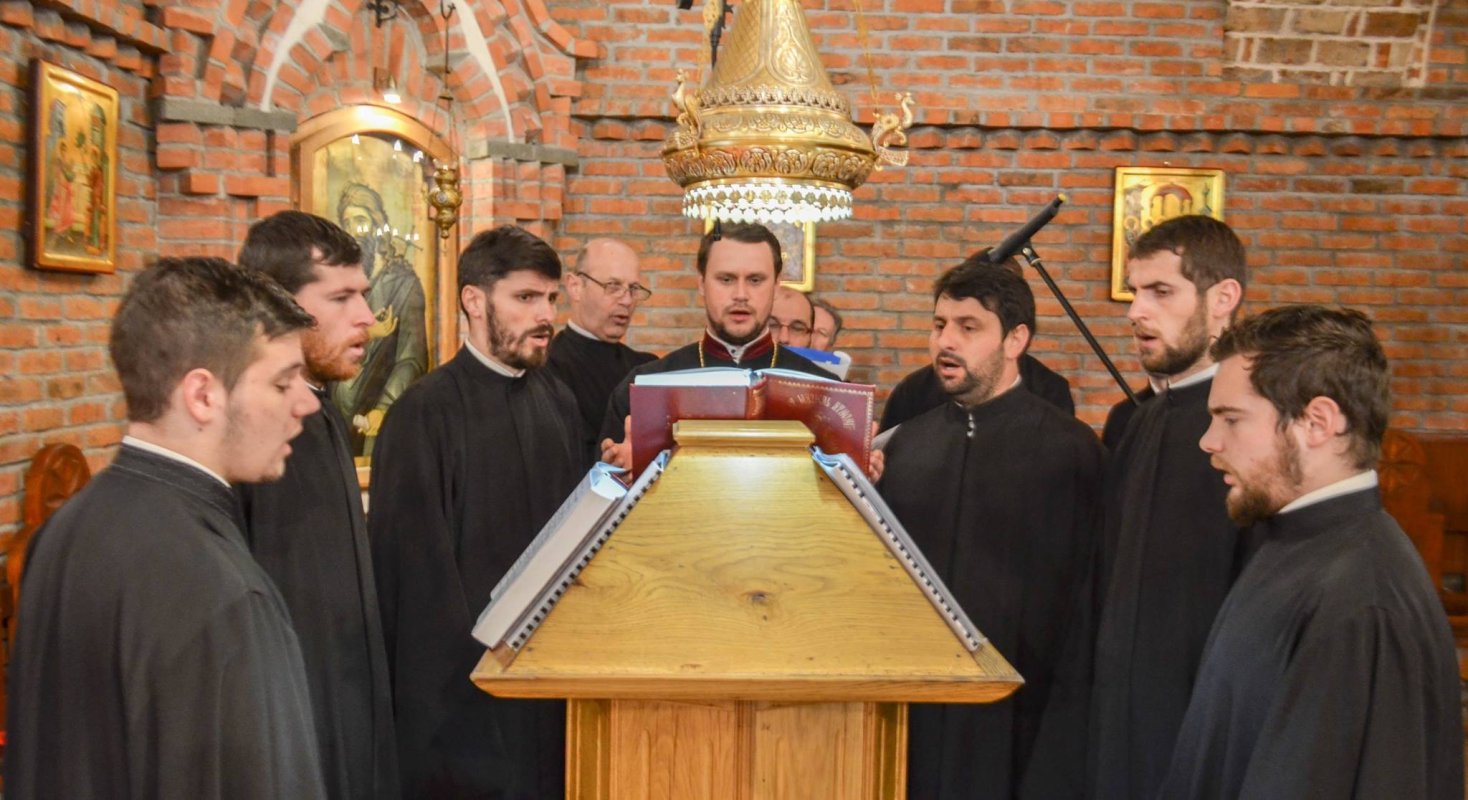 Asociaţia culturală „Theologos”, la Baia Mare   44584