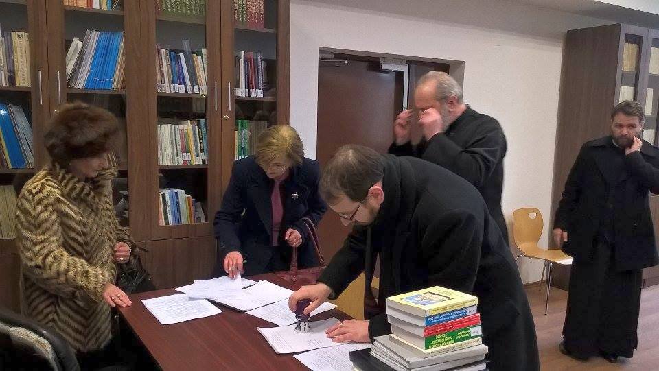 Donație de carte la Biblioteca Arhiepiscopiei Craiovei 44588