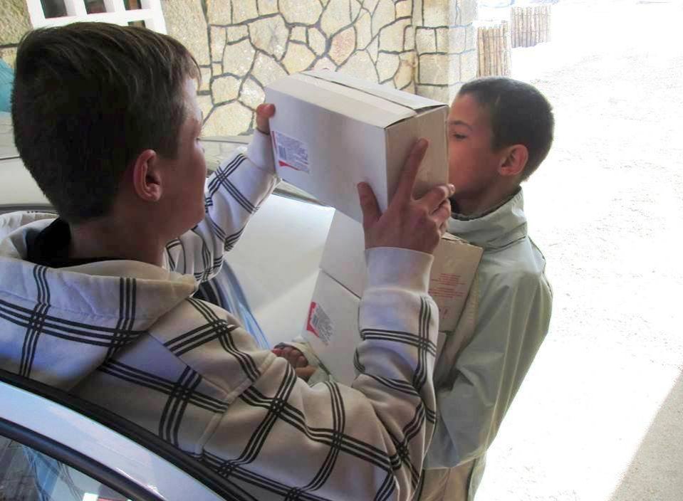 Arhiepiscopia Sibiului sprijină tinerii de la Centrul Brădet     44525