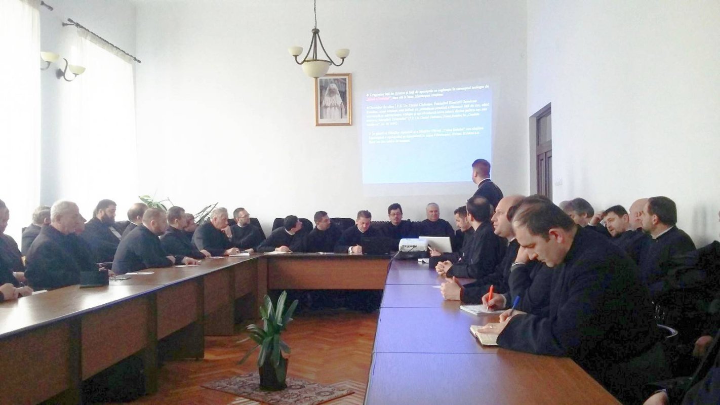Întâlnirea preoţilor de slujire caritativă din Eparhia Vadului, Feleacului şi Clujului 44526