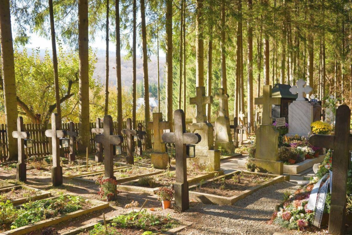 Cimitirul de nume 44483