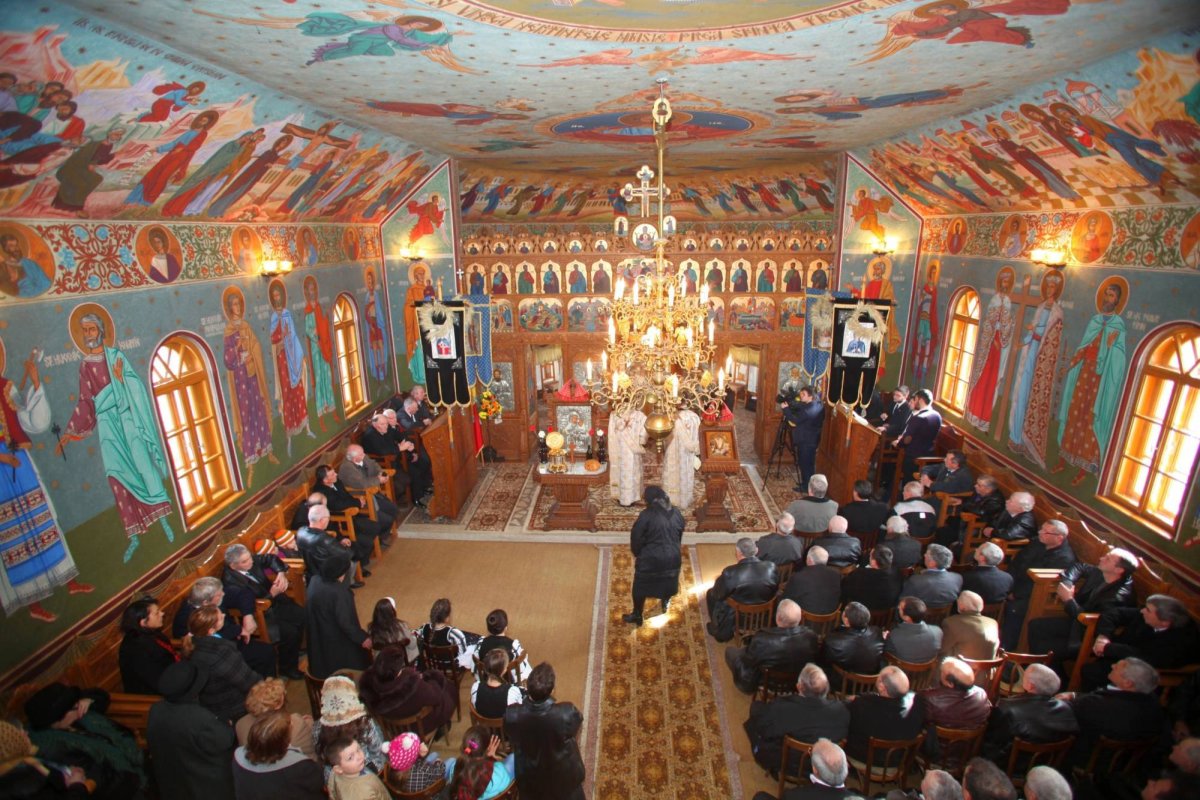 Cum s-a rezidit biserica din Vurpăr în vremea comunismului     44463