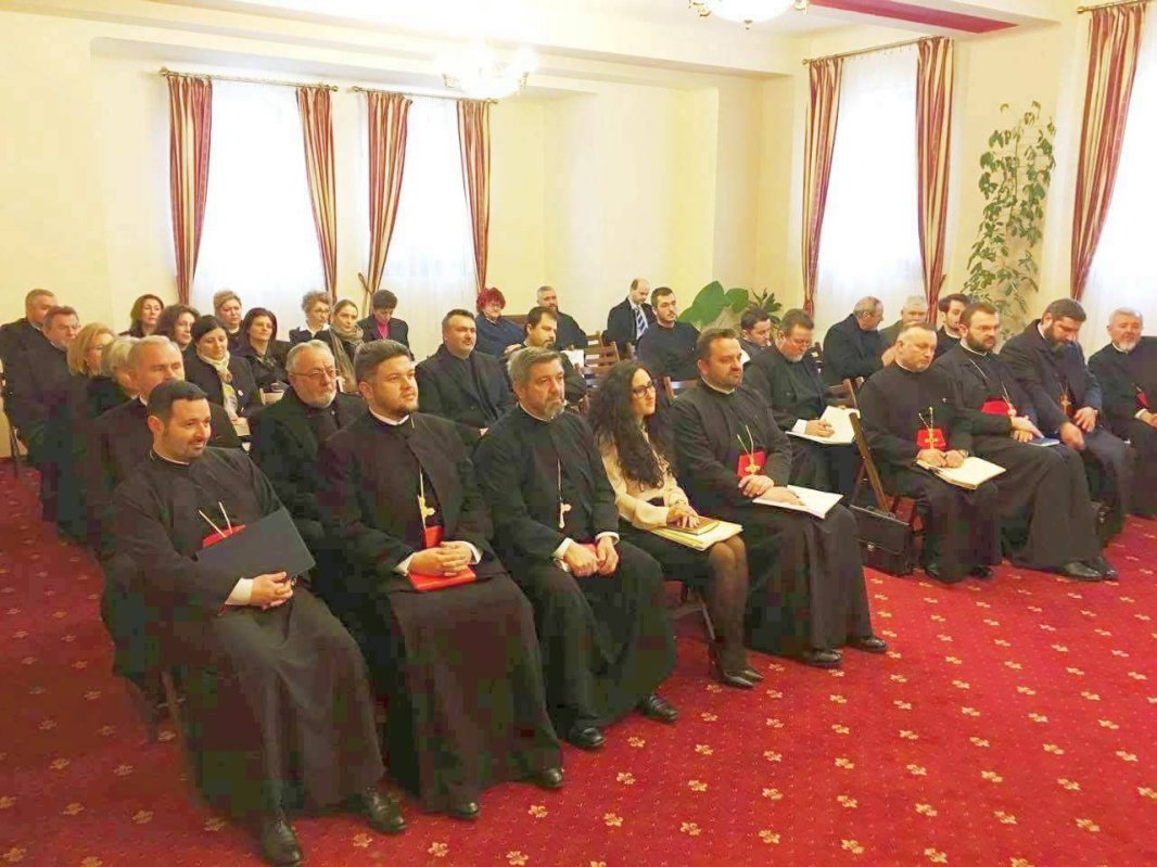 Şedinţe de bilanţ ale Casei de Ajutor Reciproc, în eparhii 44379