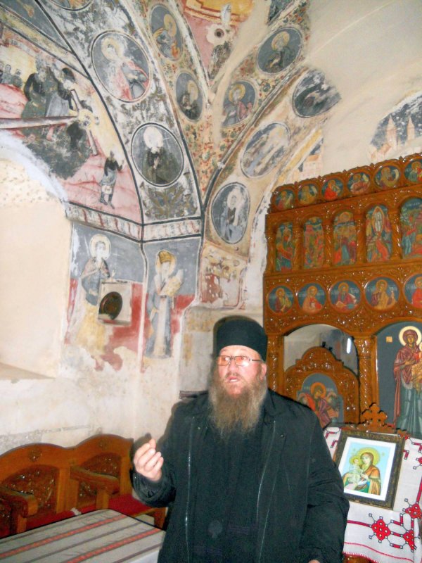 Biserica episcopală cu ghiulele de tun în coaste 44335