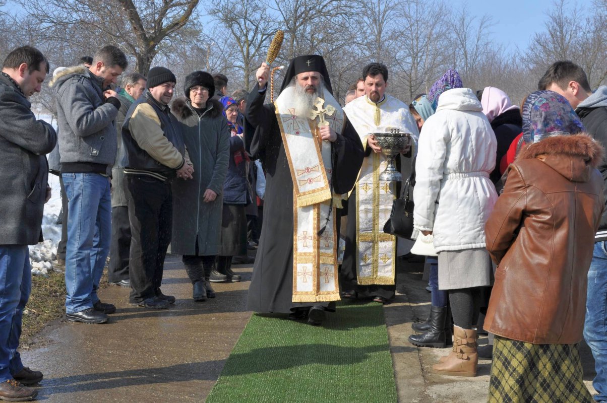 „Dacă Îl iubeşti pe Dumnezeu, înseamnă că ai putere să-i iubeşti şi pe cei din jurul tău“ 44297