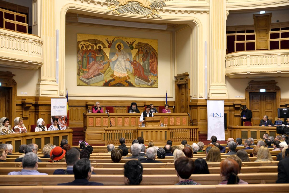 Tradiţia, memoria vie a unei comunităţi 44271