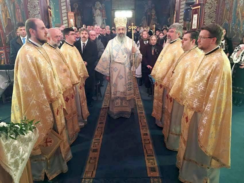 Slujiri arhiereşti la Duminica Înfricoşătoarei Judecăţi    44241