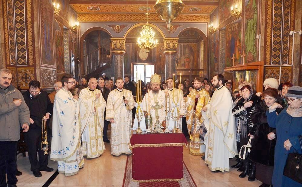 Slujiri arhiereşti la Duminica Înfricoşătoarei Judecăţi    44247